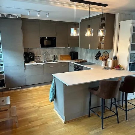 And Cozy - Free Parking Apartment